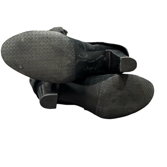 Tahari Harper Black Suede Heeled Boots Women’s Size 7 Chic Stylish Versatile - Picture 8 of 9